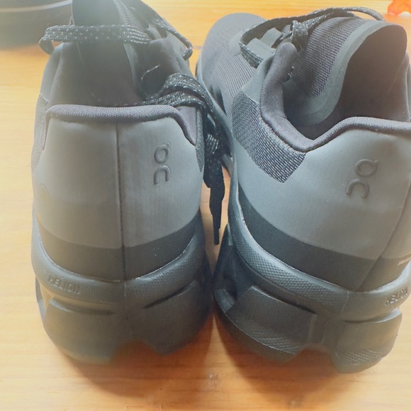 On Running Men's Charcoal Athletic Shoes - Picture 4 of 5